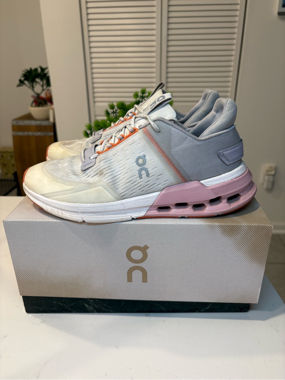 On Cloud CloudNova pink grey women’s size 9 running shoes